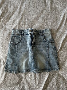 5/$10‼️ Light Wash Denim Mini Skirt - Women